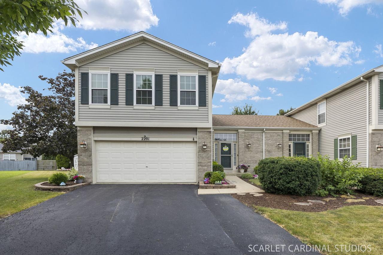 2201 Hollister Ct., Plainfield, IL 60586