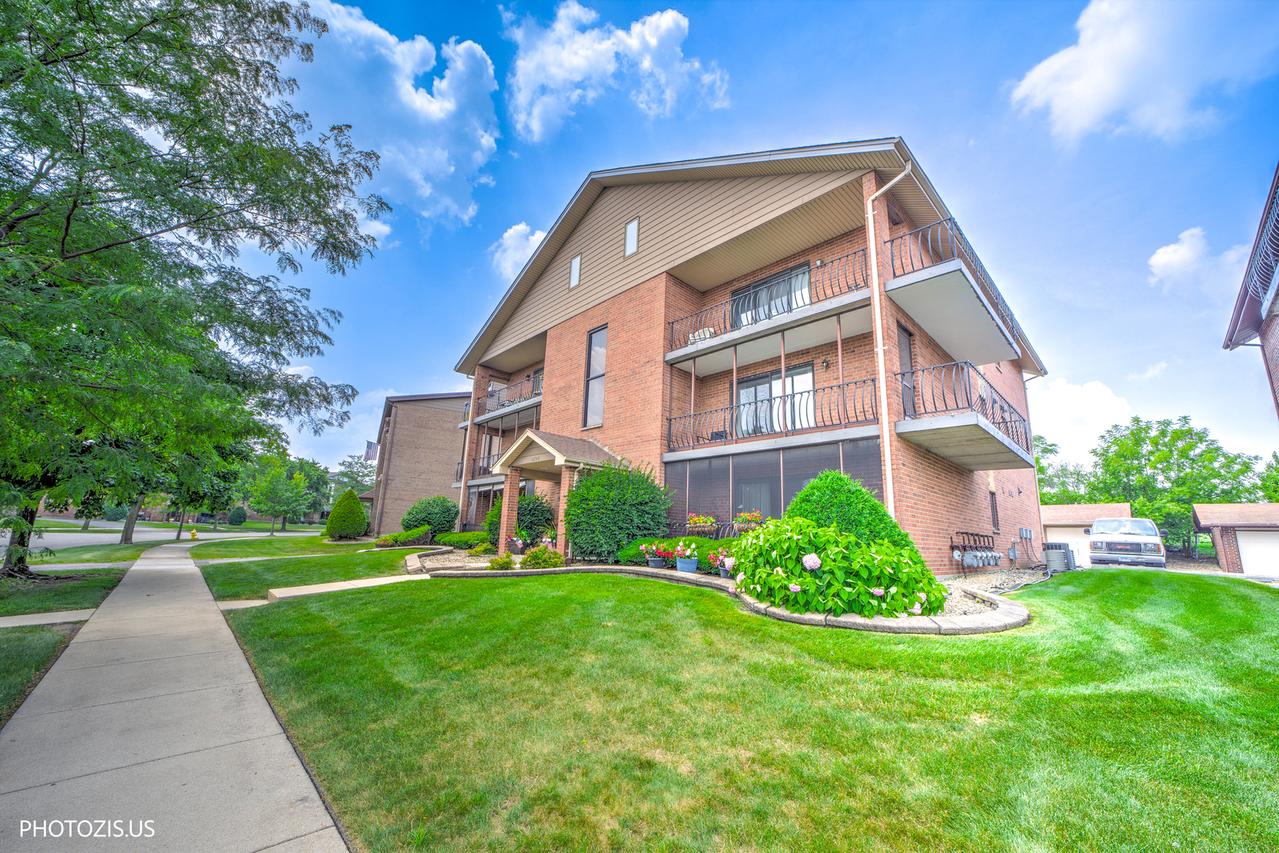 16742 Paxton Ave. #2N, Tinley Park, IL 60477