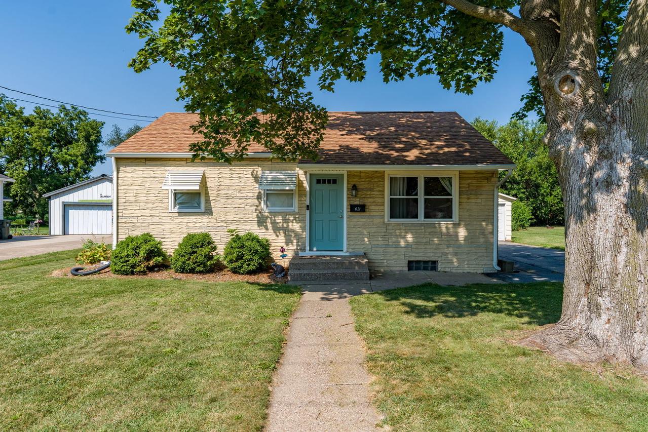 631 N Meadow St., Geneseo, IL 61254