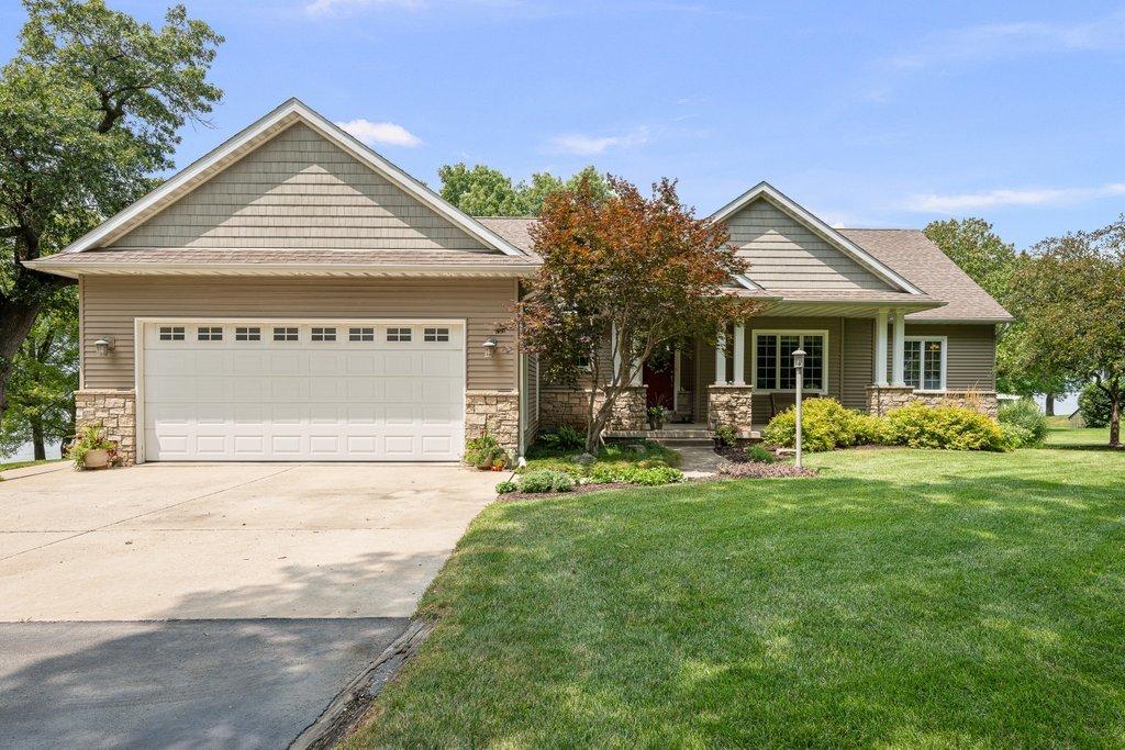 1015 3rd Ave., Cordova, IL 61242