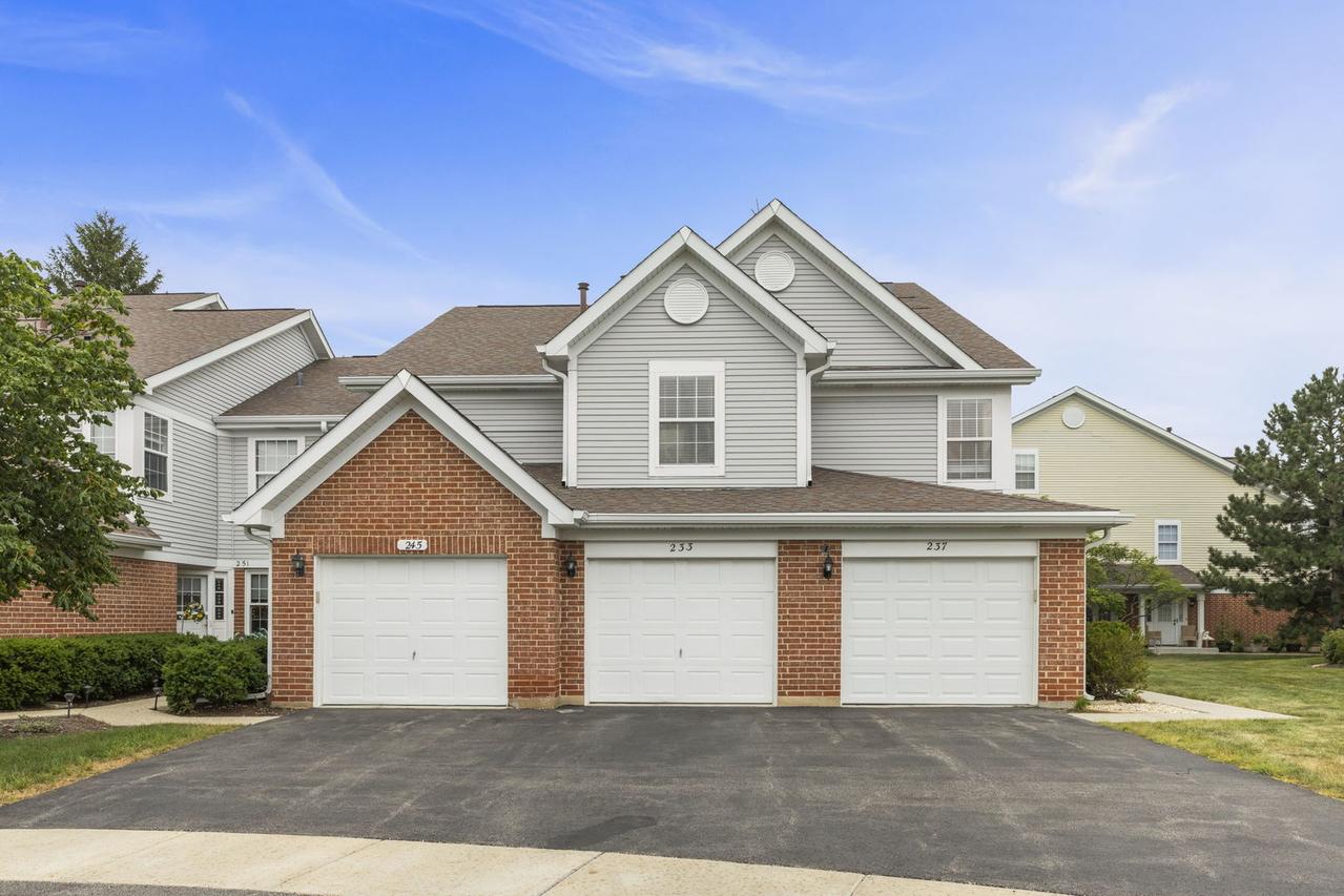 233 Birmingham Ct. #1543-5, Roselle, IL 60172