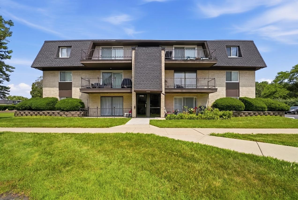 11123 S 84th Ave. #2B, Palos Hills, IL 60465
