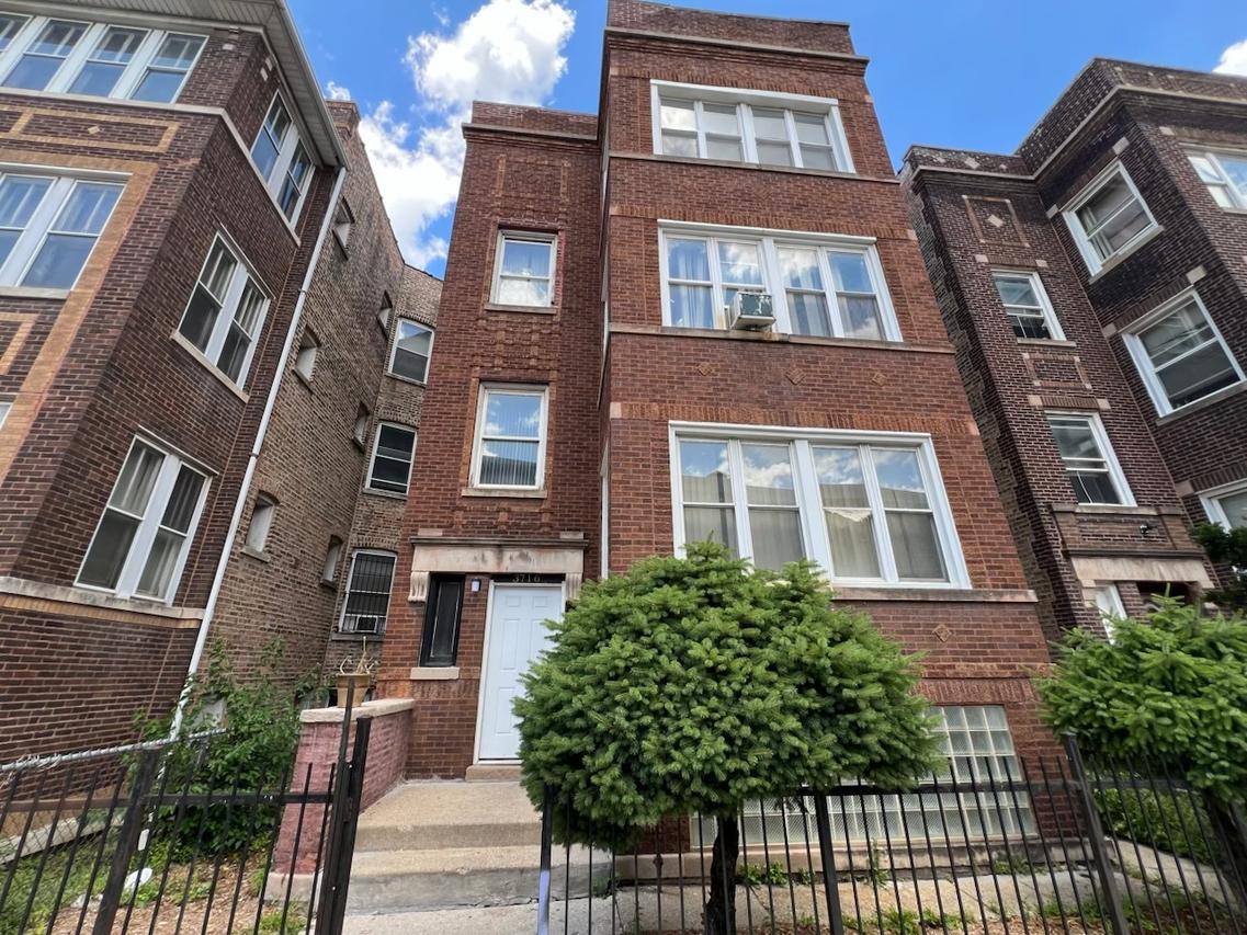 3716 W Polk St., Chicago, IL 60624