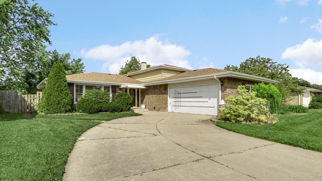 544 Thornwood Dr., South Holland, IL 60473