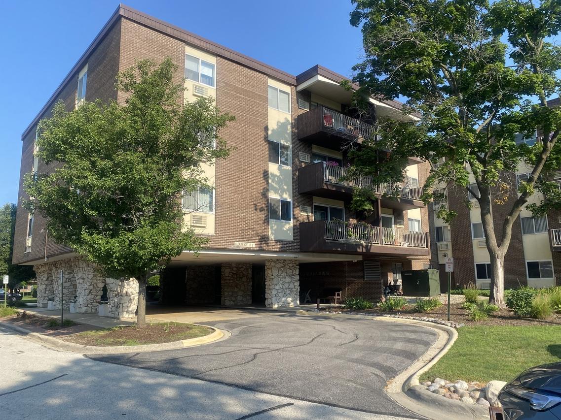 1321 S Finley Rd. #422, Lombard, IL 60148