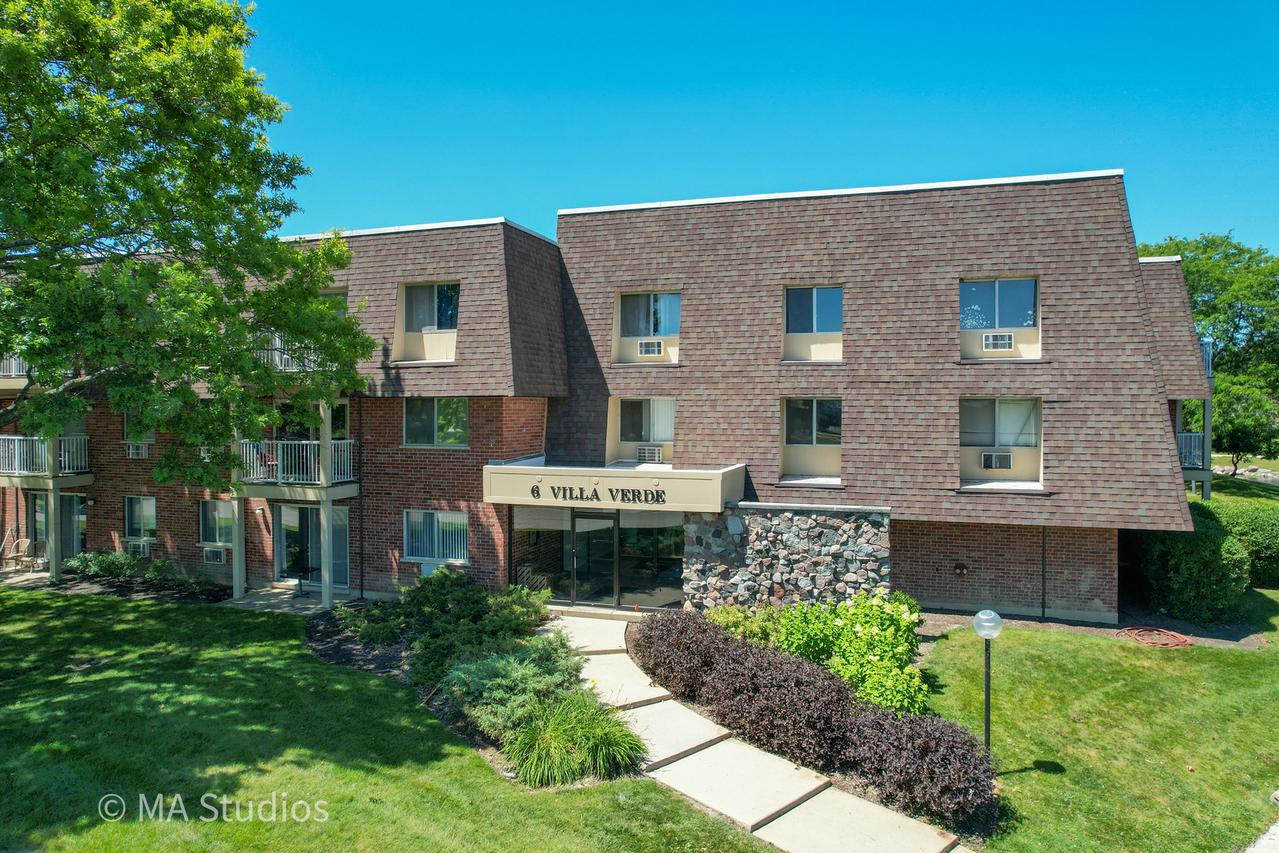 6 Villa Verde Dr. #201, Buffalo Grove, IL 60089