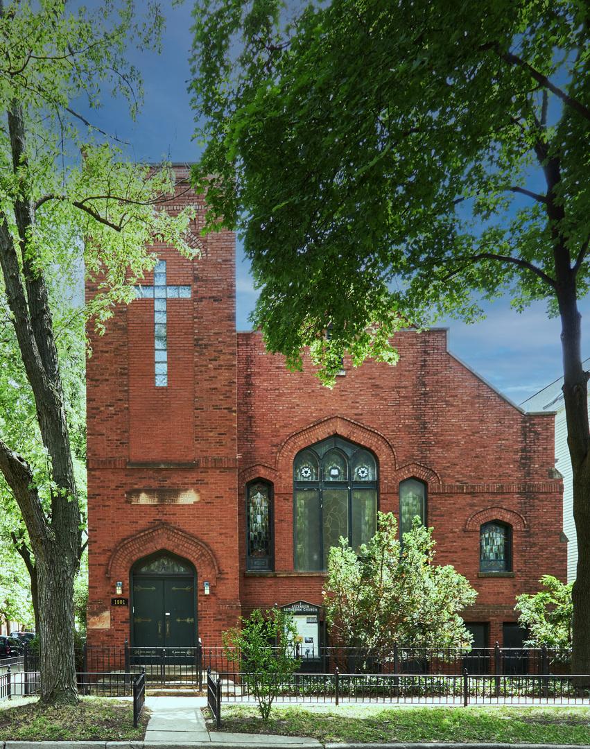 1901 W Cornelia Ave., Chicago, IL 60657
