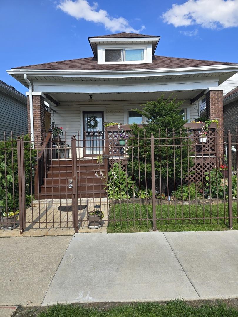 6515 S Mozart St., Chicago, IL 60629