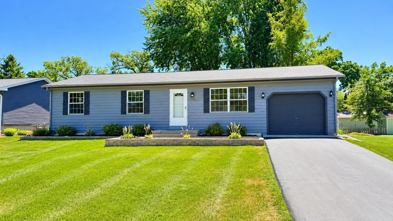 1509 Hickory St., Mchenry, IL 60051