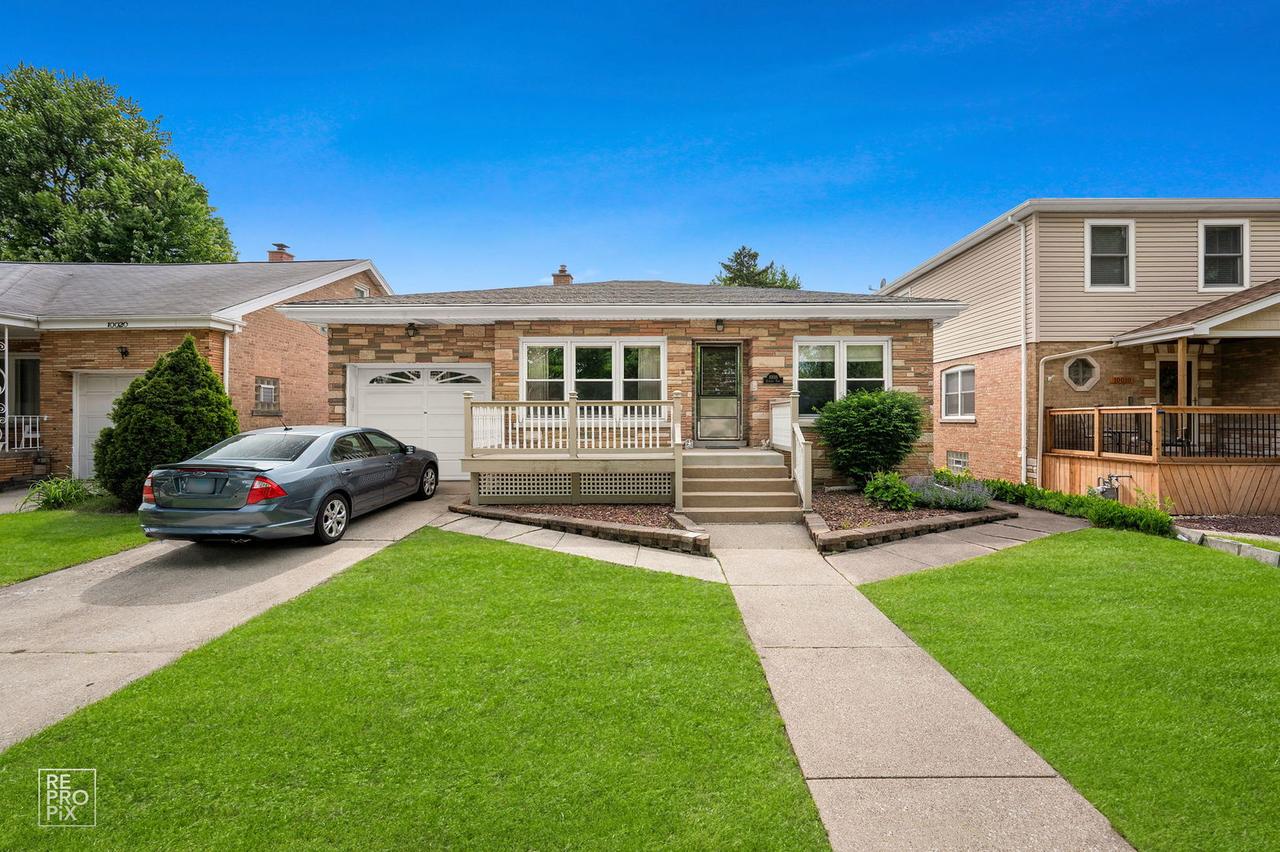 10016 S Clifton Park Ave., Evergreen Park, IL 60805