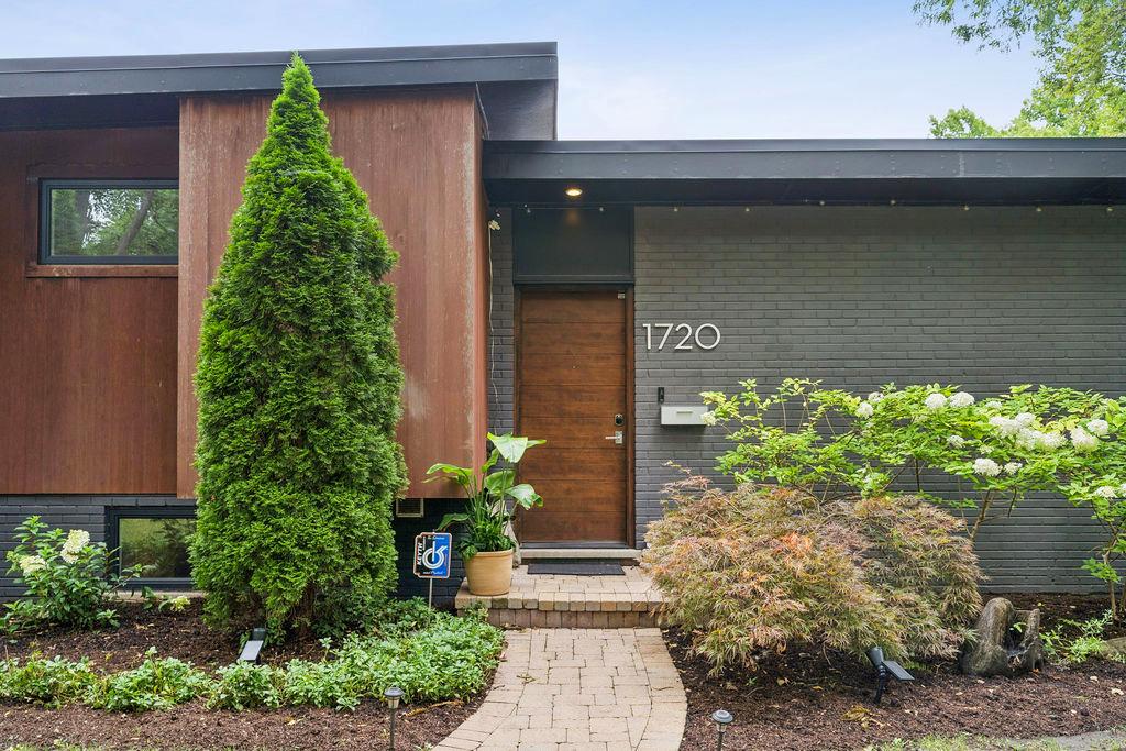 1720 Washington St., Evanston, IL 60202
