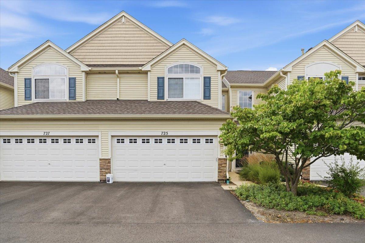 725 S Jade Ln., Round Lake, IL 60073