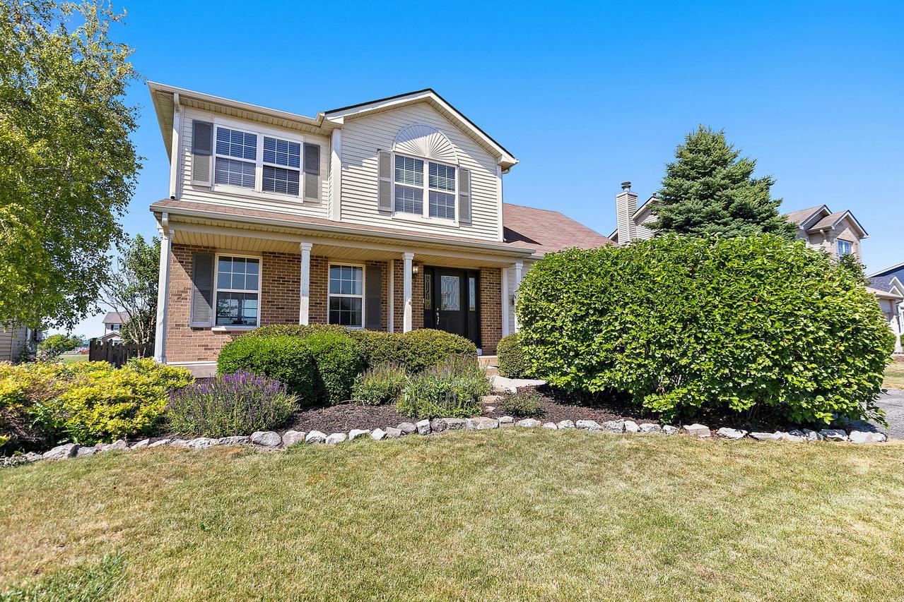 813 Water Stone Way, Malta, IL 60150