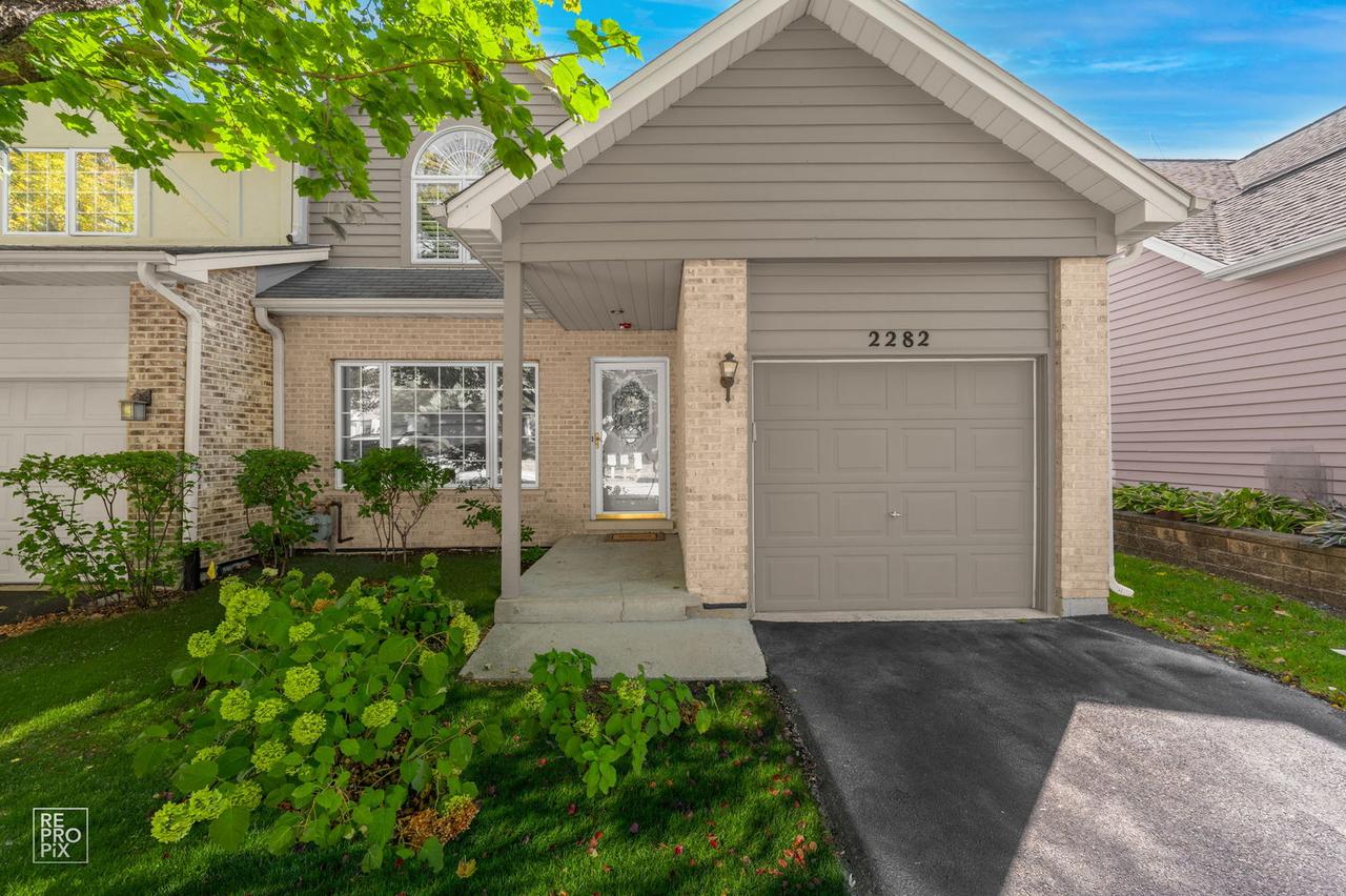 2282 Mccartney Dr., Naperville, IL 60565