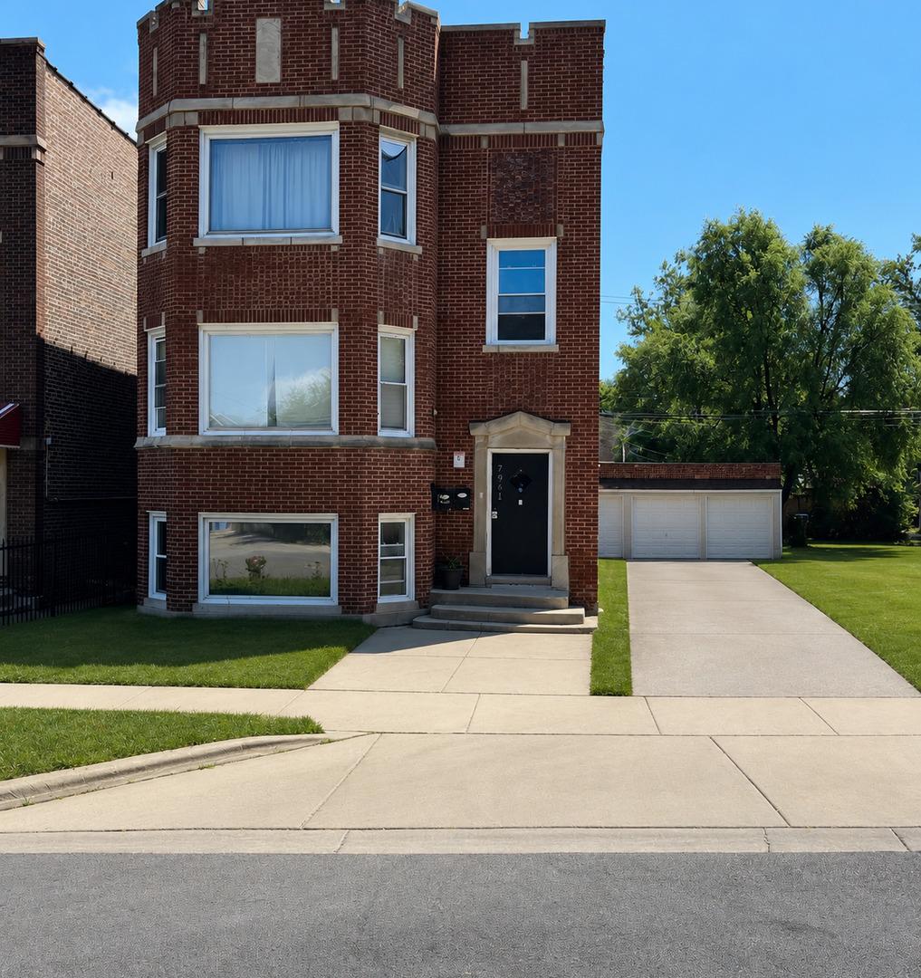 7961 S Essex Ave., Chicago, IL 60617