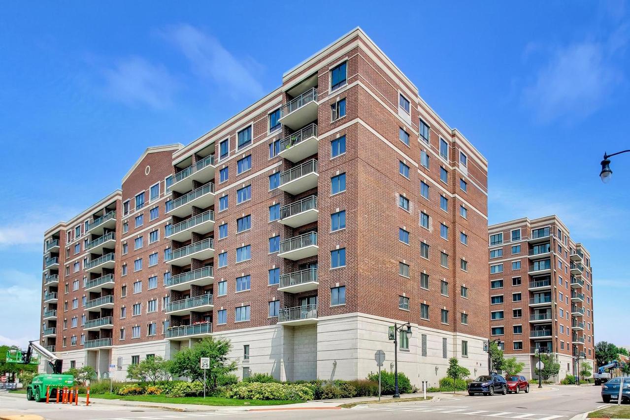 750 Pearson St. #311, Des Plaines, IL 60016