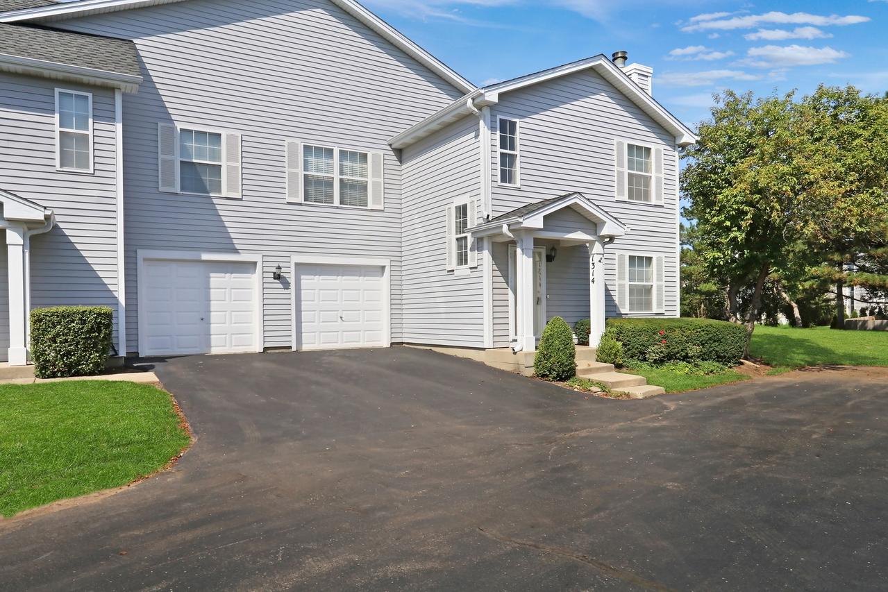 1314 Orleans Dr., Mundelein, IL 60060