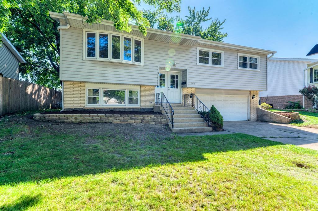 8719 Willow Rd., Hickory Hills, IL 60457