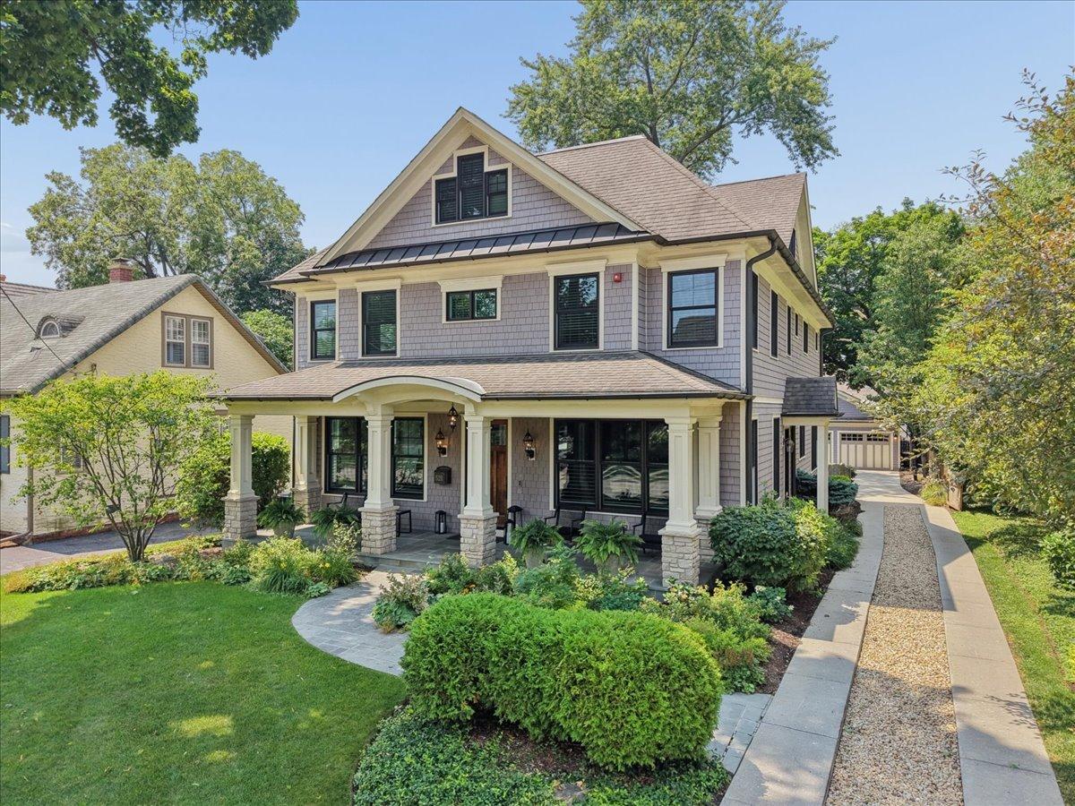 521 Lange Ct., Libertyville, IL 60048