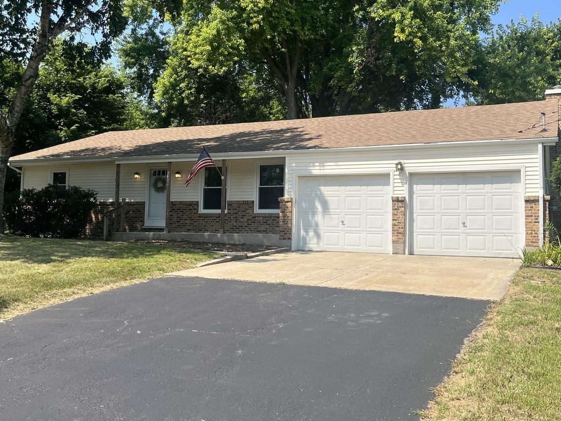 7S410 Midfield Dr., Aurora, IL 60506