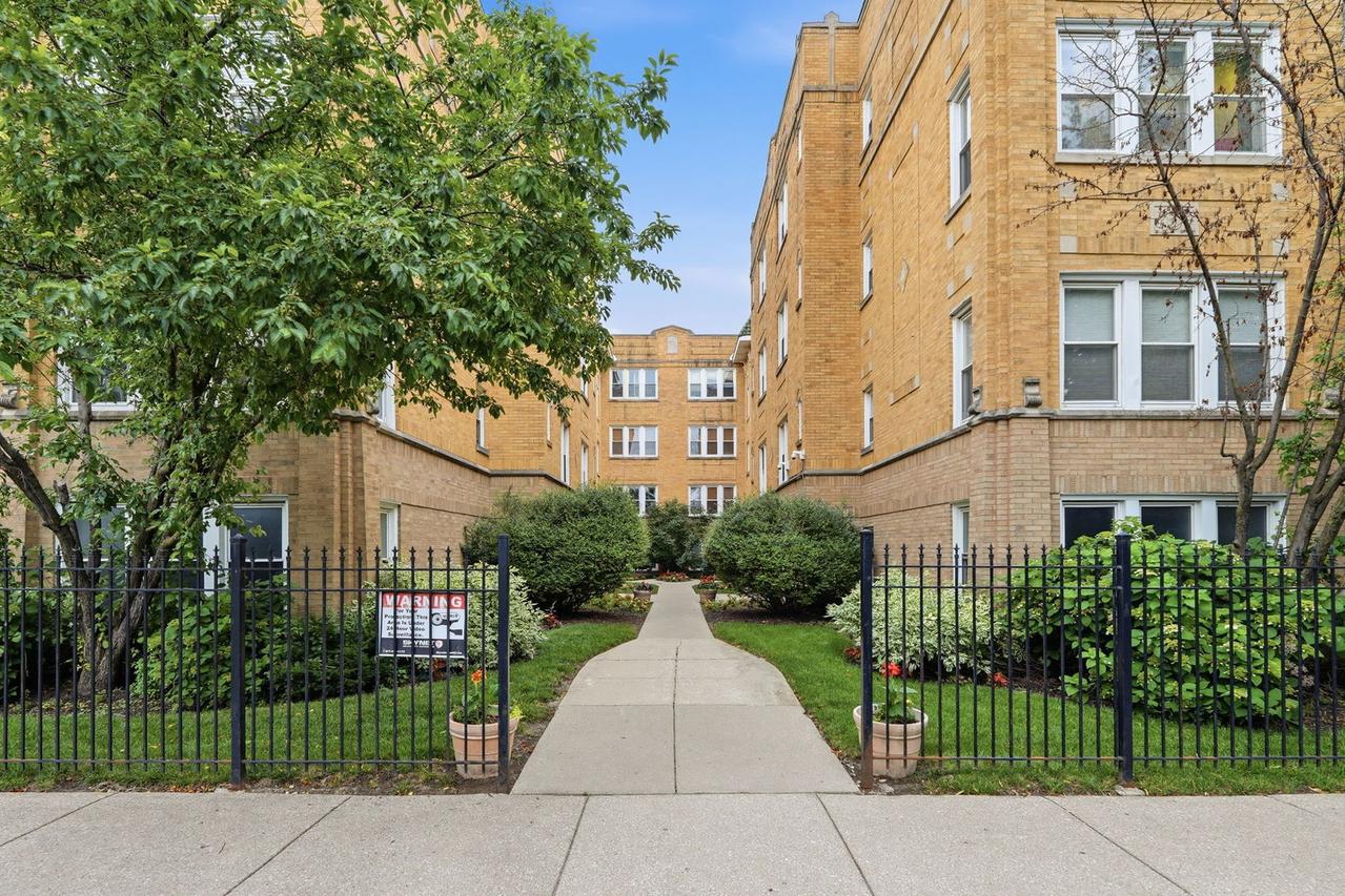 4343 N Sacramento Ave. #2A, Chicago, IL 60618
