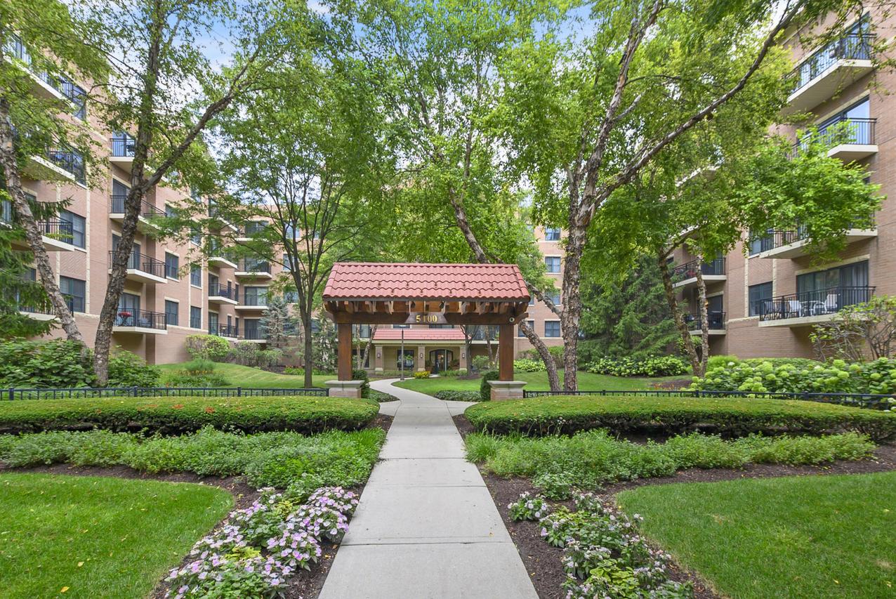 5100 W 96th St. #240, Oak Lawn, IL 60453
