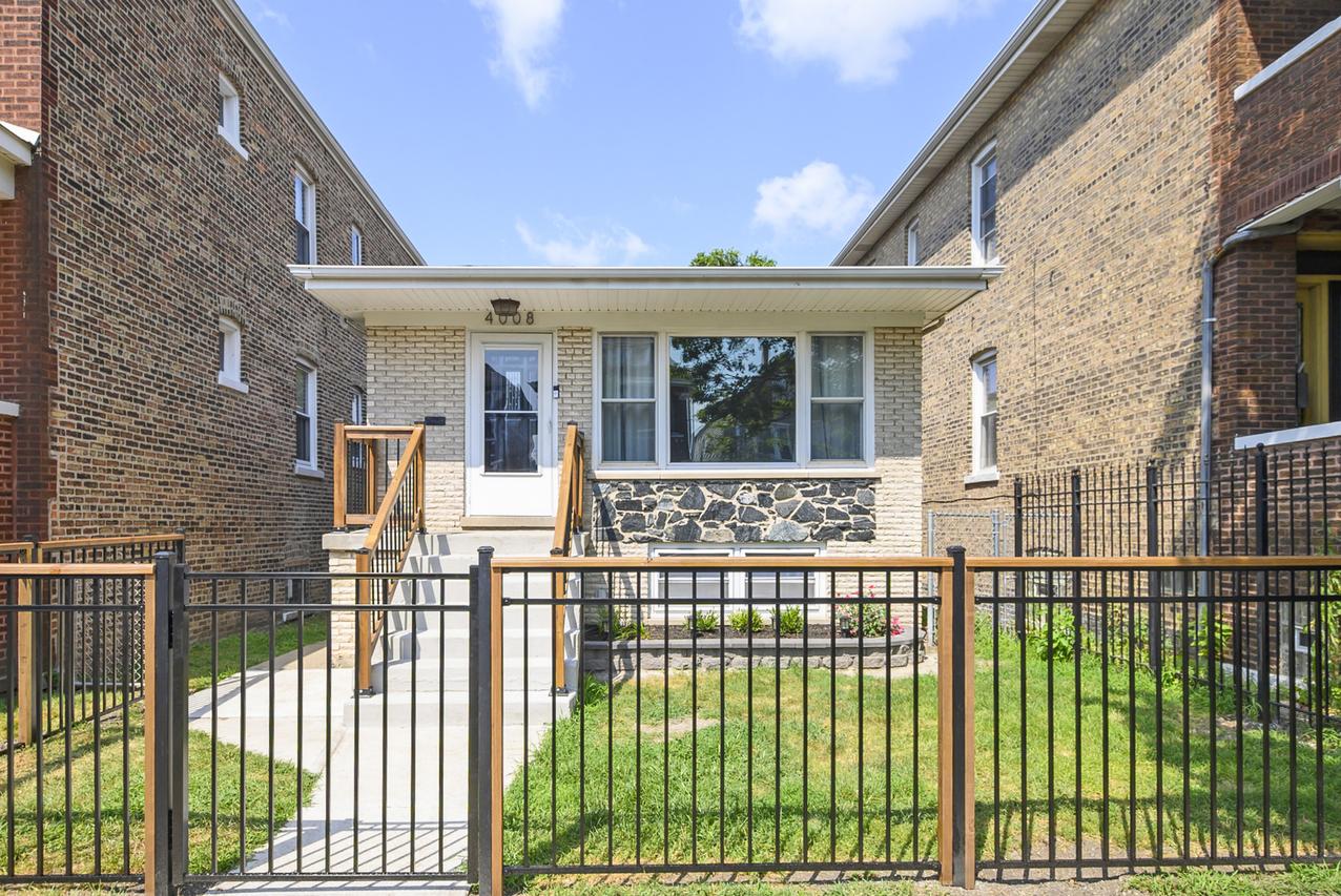 4008 S Albany Ave., Chicago, IL 60632