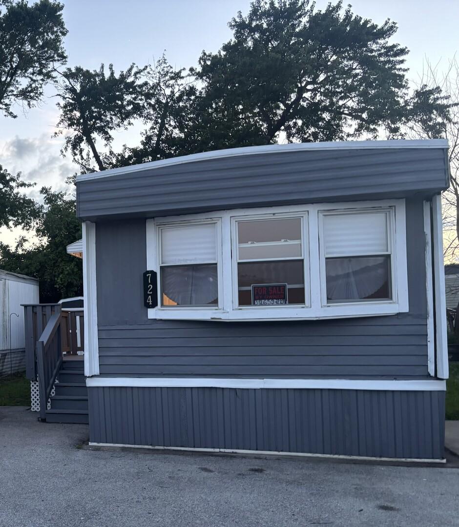 8800 Harlem Ave. #724, Bridgeview, IL 60455