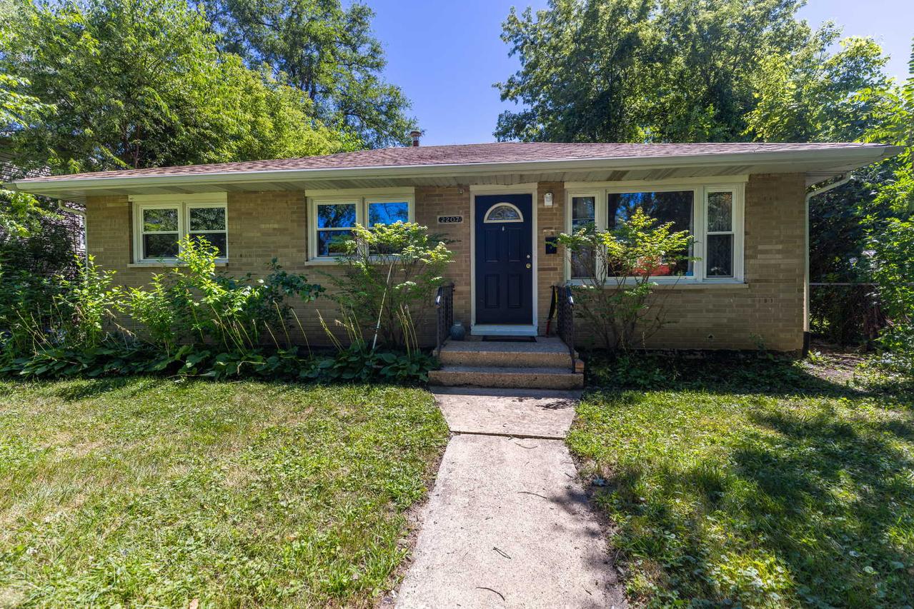 2207 Carmel Blvd., Zion, IL 60099