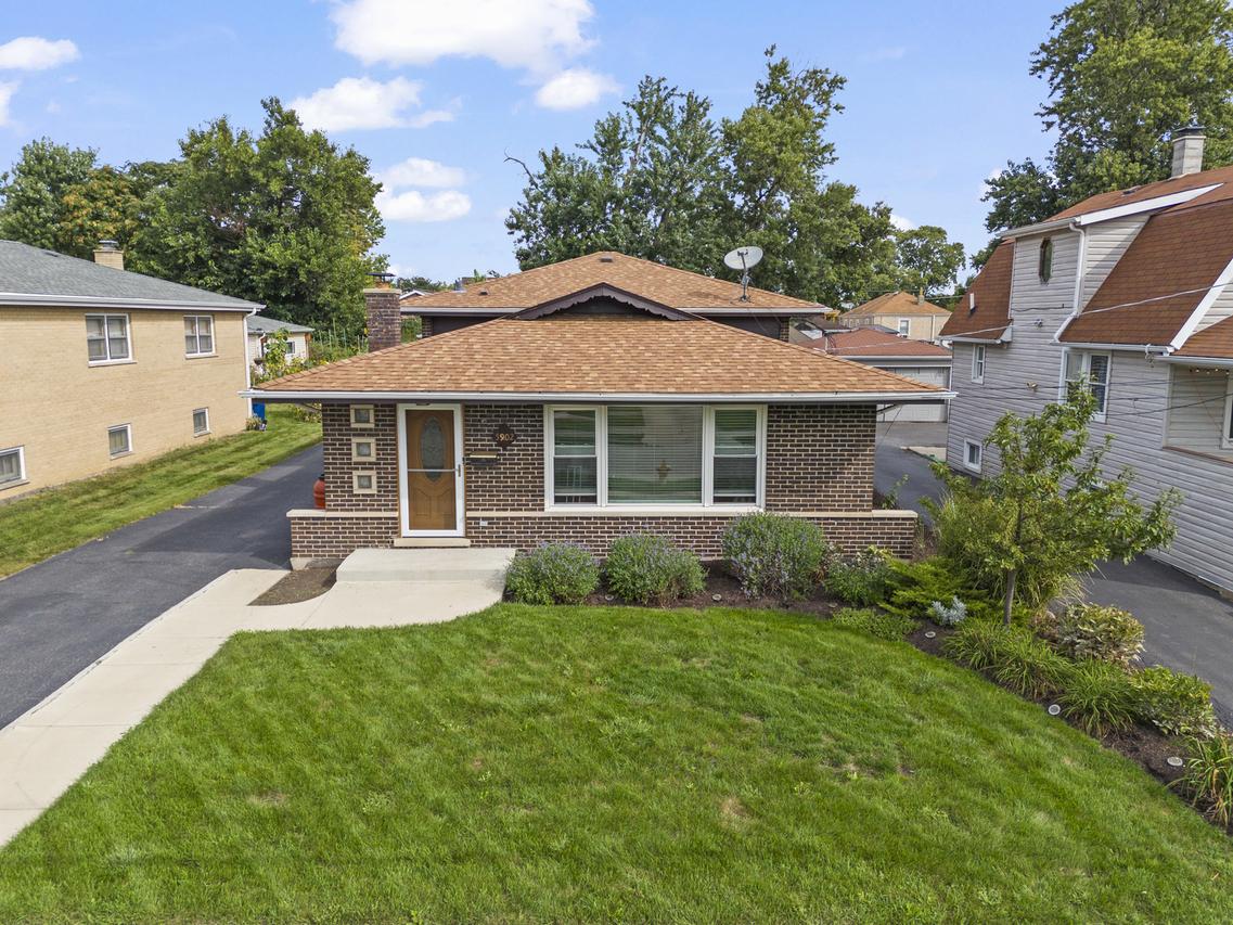 5902 W Maple Ave., Berkeley, IL 60163