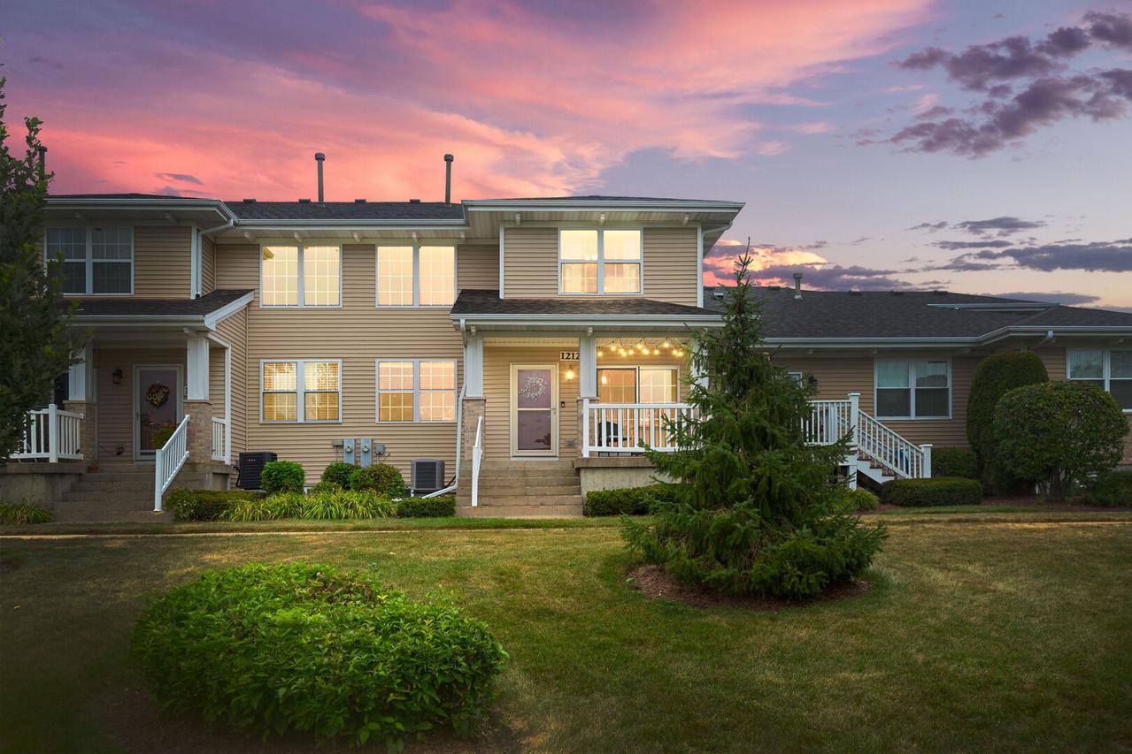 1212 Walnut Glen Dr., Crystal Lake, IL 60014