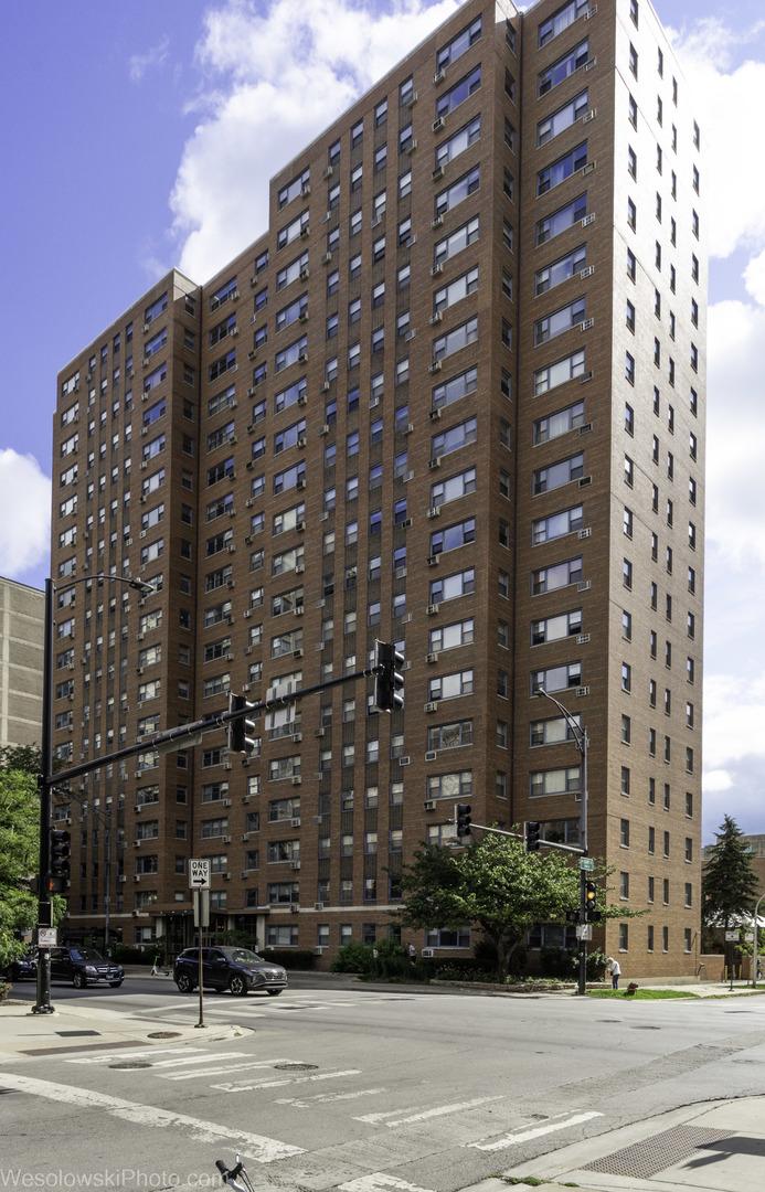2909 N Sheridan Rd. #602, Chicago, IL 60657