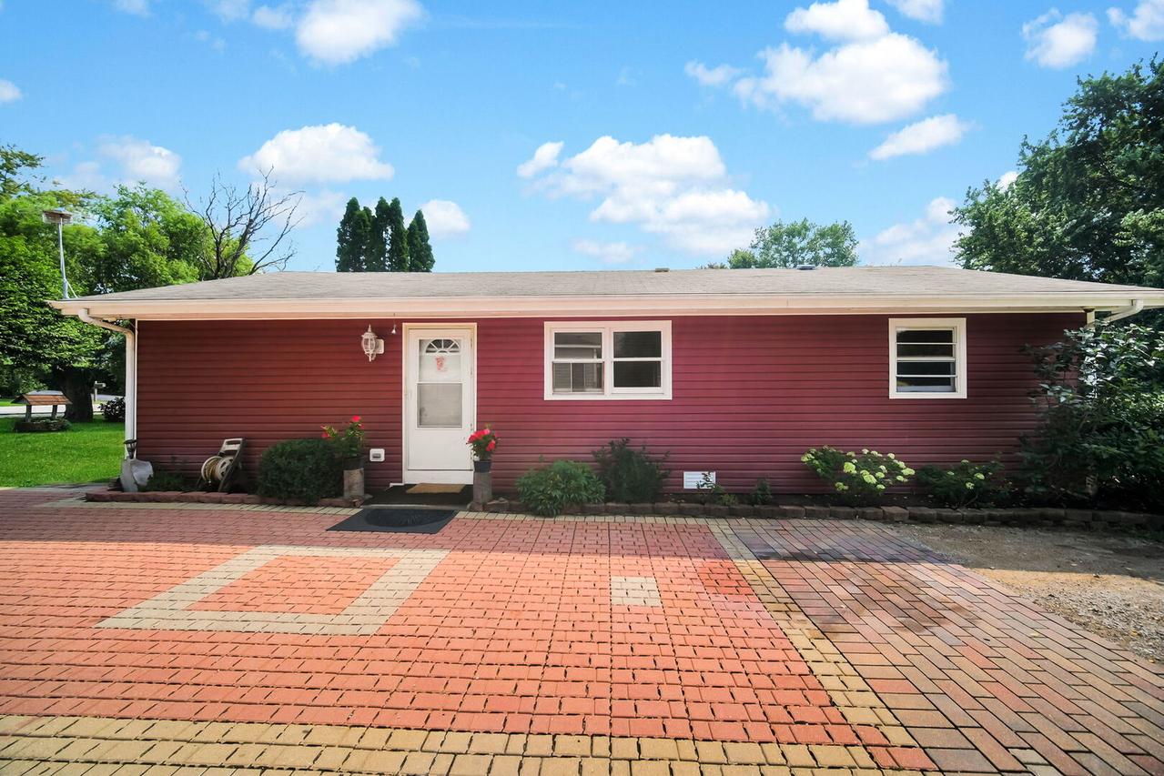 28W575 Barnes Ave., West Chicago, IL 60185