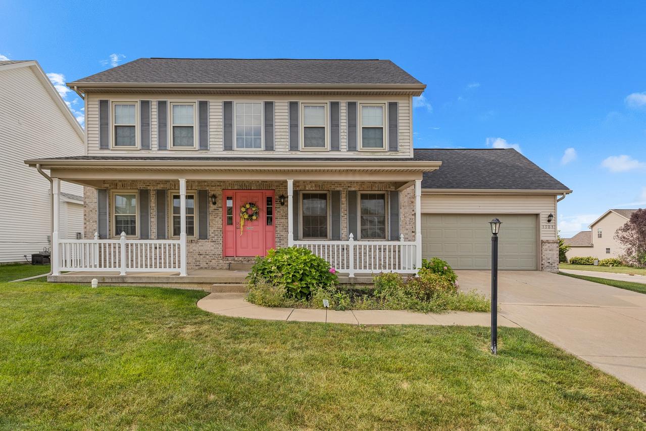 1701 Hunters Ridge Ct., Mahomet, IL 61853