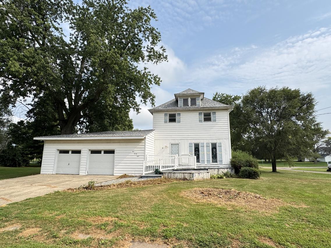 128 East North Railroad St., Sheffield, IL 61361