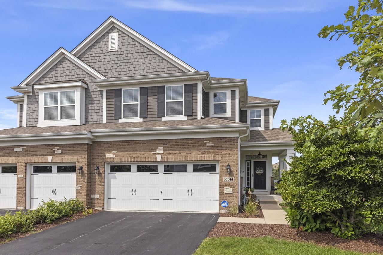 3S644 Breme Dr., Warrenville, IL 60555