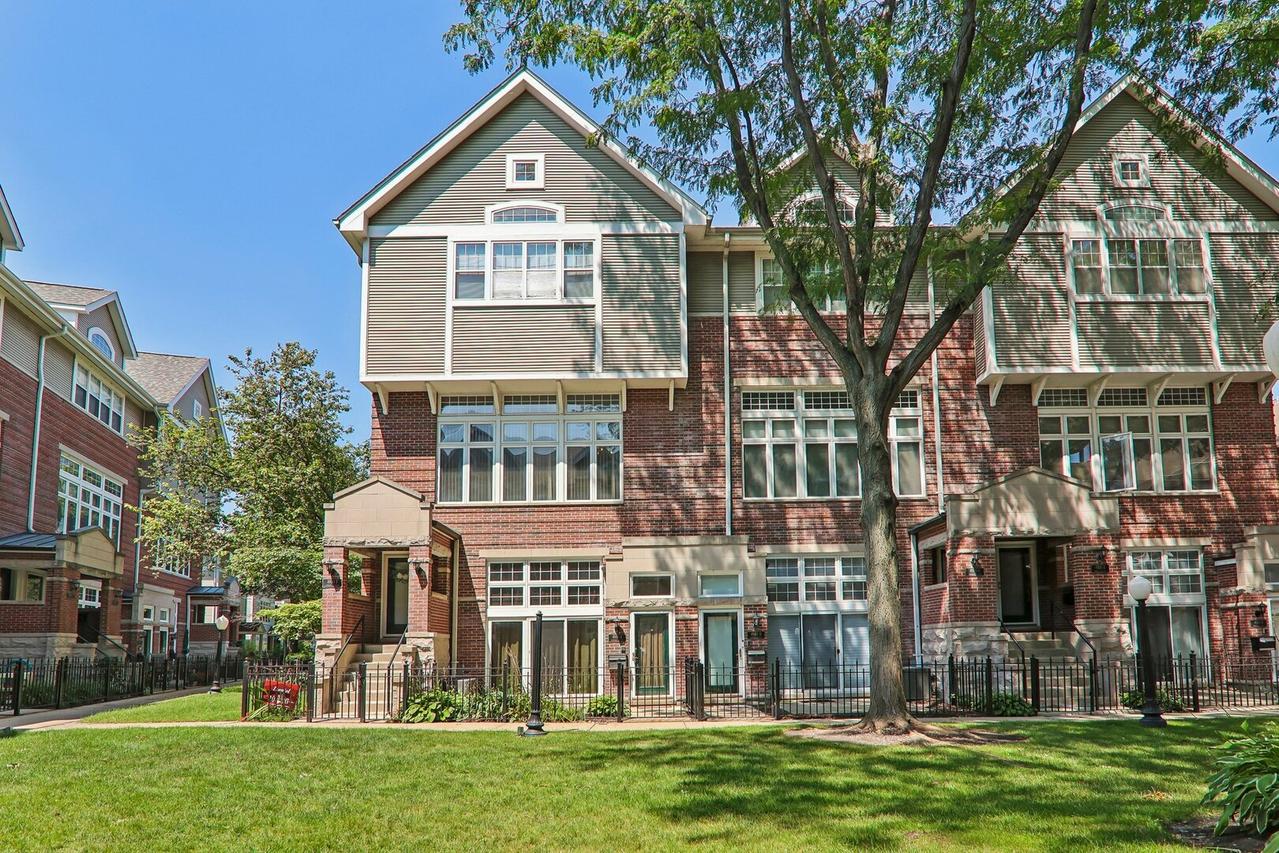 4930 S Cornell Ave. #E, Chicago, IL 60615