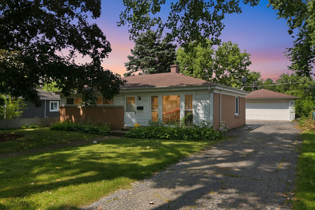 364 N Biermann Ave., Villa Park, IL 60181