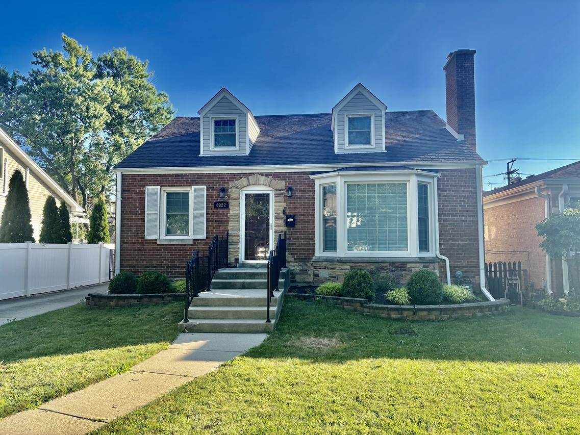6922 N Owen Ave., Chicago, IL 60631