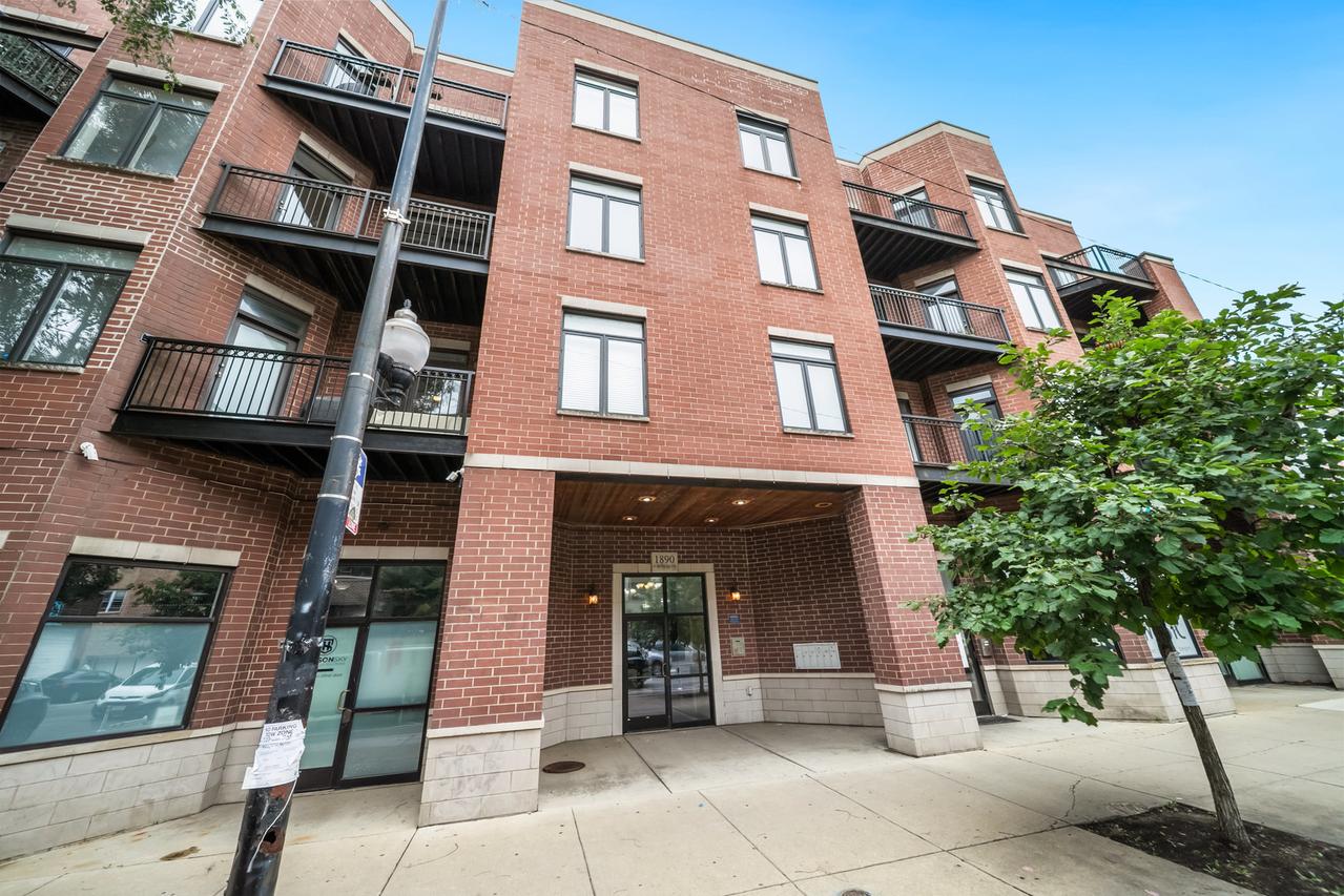 1890 N Milwaukee Ave. #4C, Chicago, IL 60647