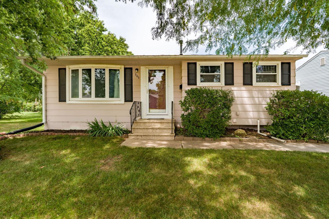 365 34th Ave., East Moline, IL 61244