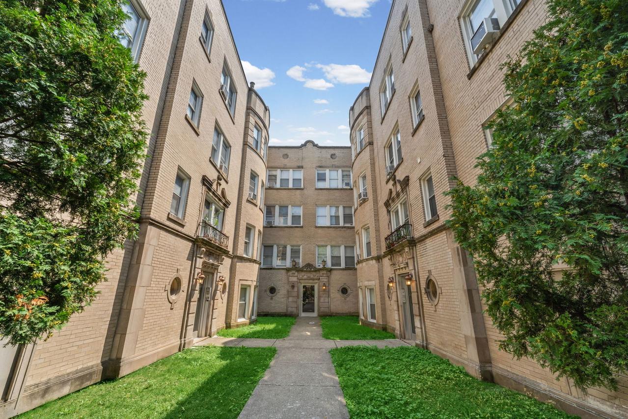 2751 W Arthur Ave. #2, Chicago, IL 60645