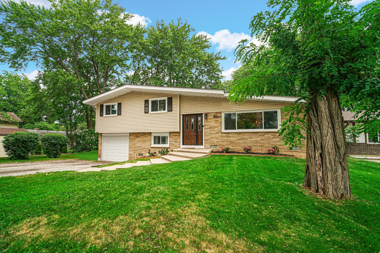 961 N Midlothian Rd., Mundelein, IL 60060