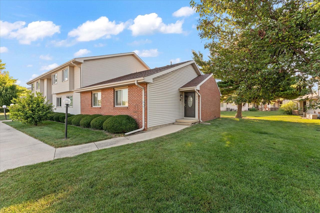 914 Kara Dr., Champaign, IL 61822