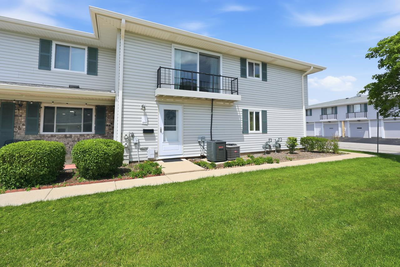220 Sagamore Ct., Schaumburg, IL 60194