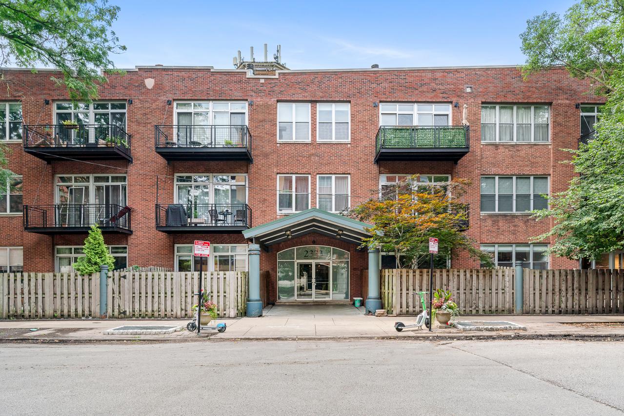 2333 W Saint Paul Ave. #129, Chicago, IL 60647