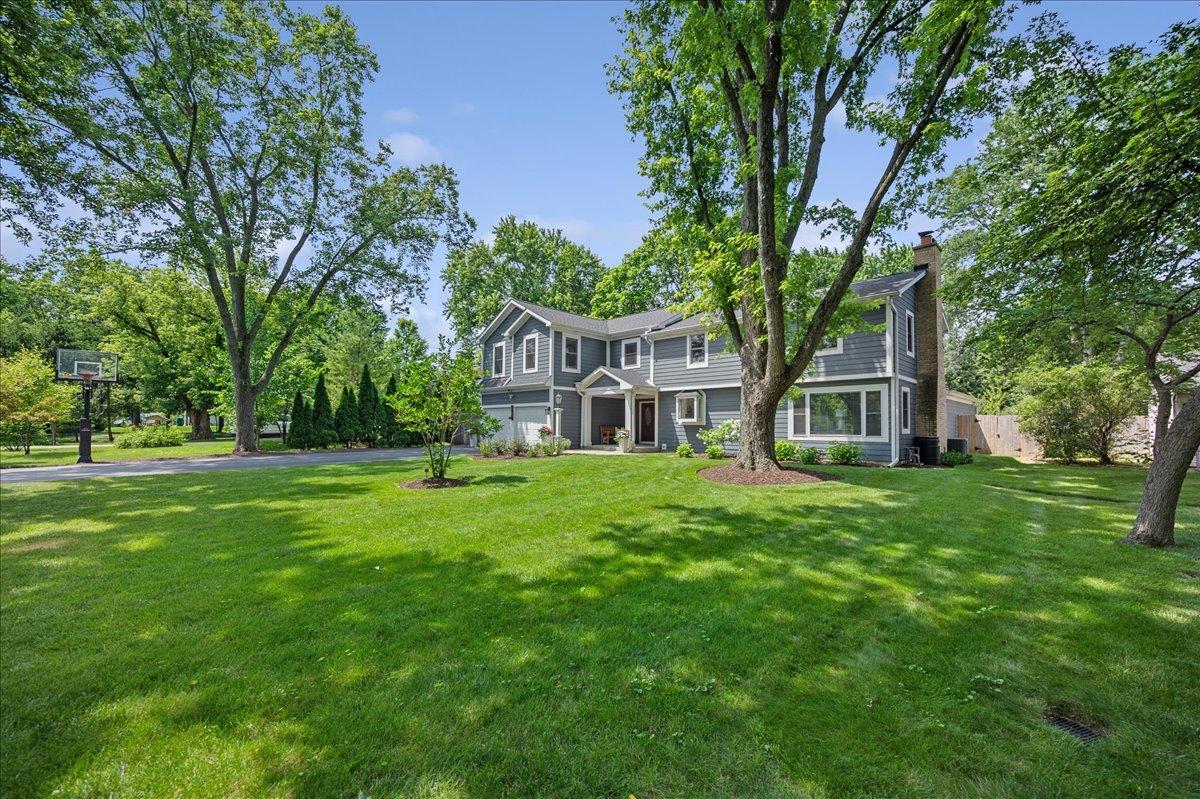 586 Earl Dr., Northfield, IL 60093