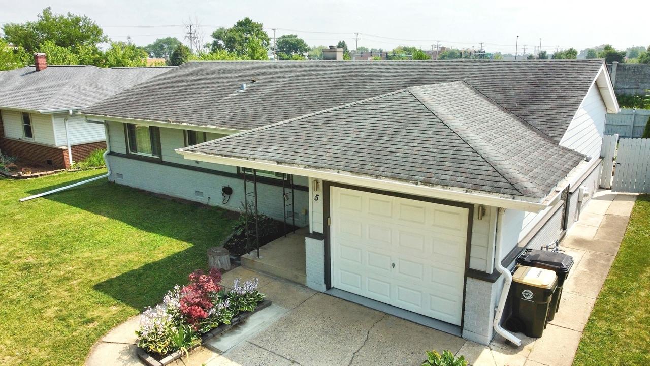 5 Wildwood Rd., Elk Grove Village, IL 60007