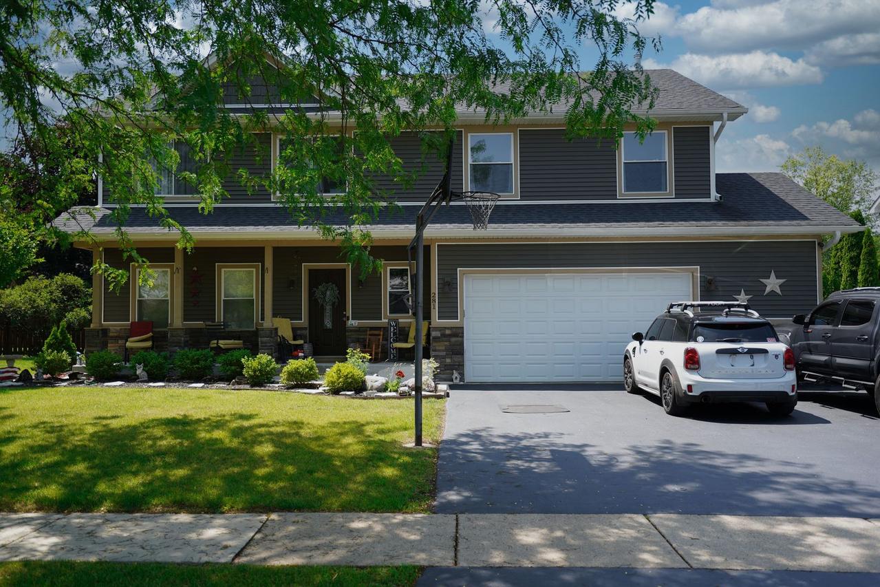 281 Fox Chase Dr., Oswego, IL 60543
