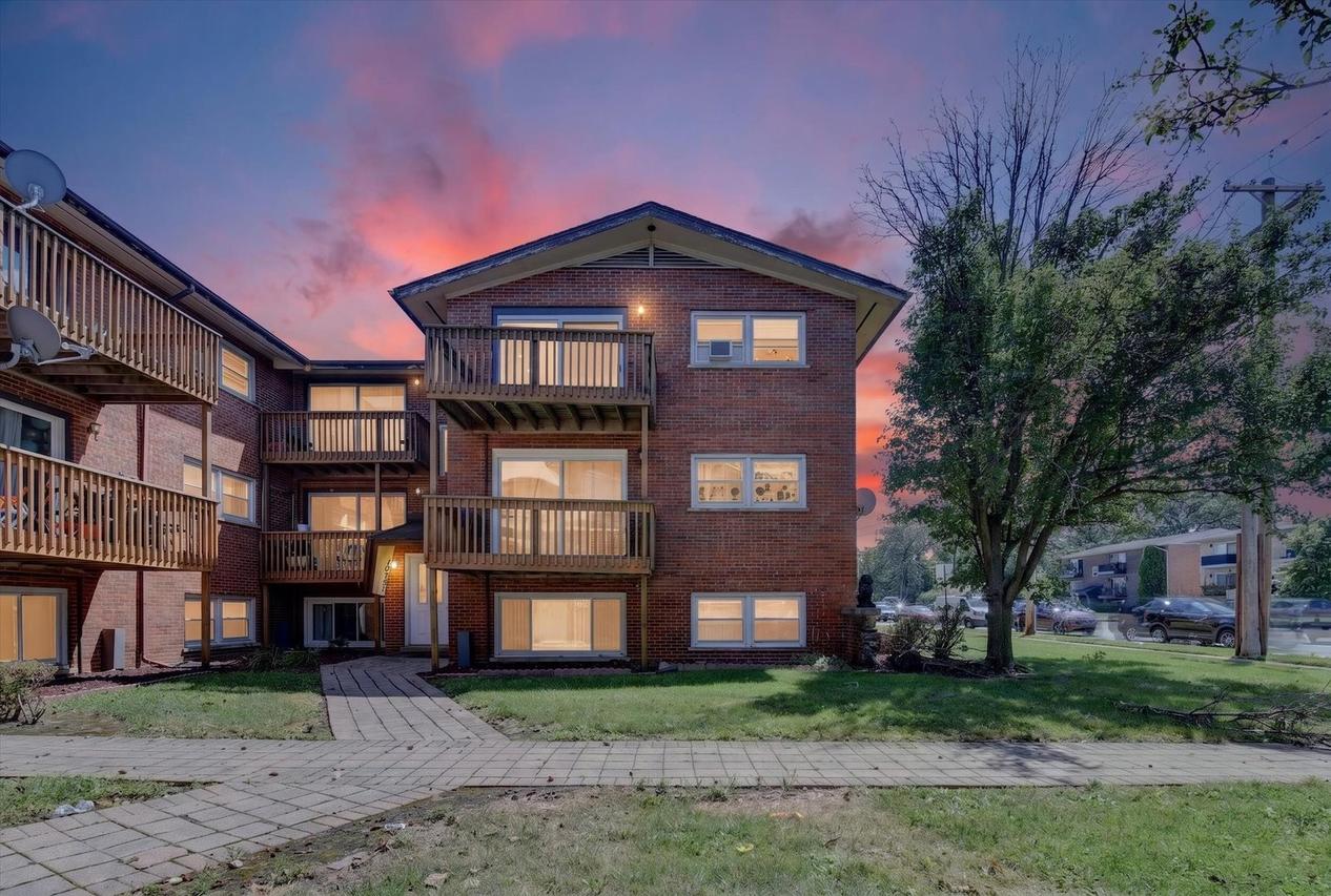 10751 S Harlem Ave. #3F, Worth, IL 60482